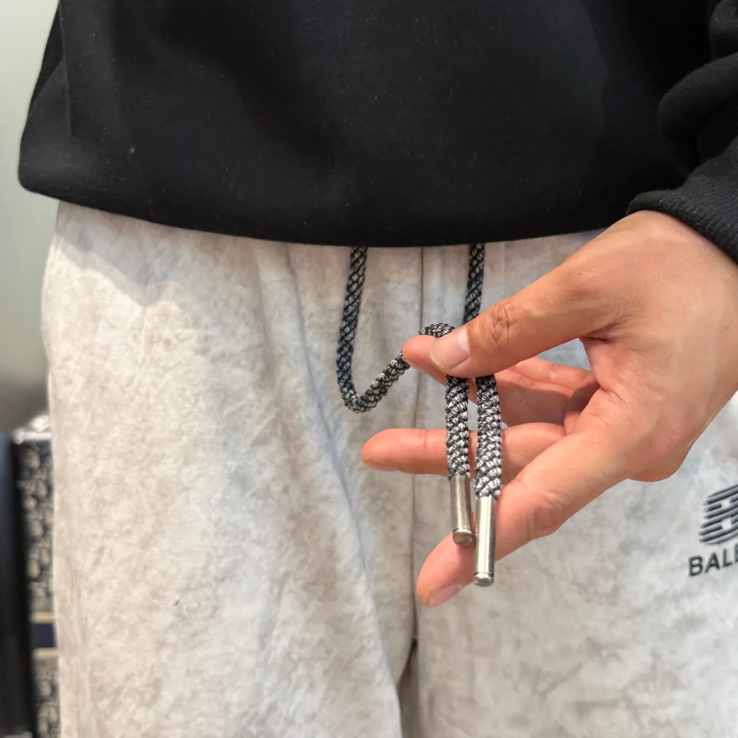 Balenciaga 🆕2026 Autumn and Winter New Arrival Casual Pants! The official website will be released simultaneously. Brand Classic LOGO casual pants, customized fabrics, excellent comfort and strong touch. Highly recognisable, perfect appearance and craftsmanship. Size:M-3XL